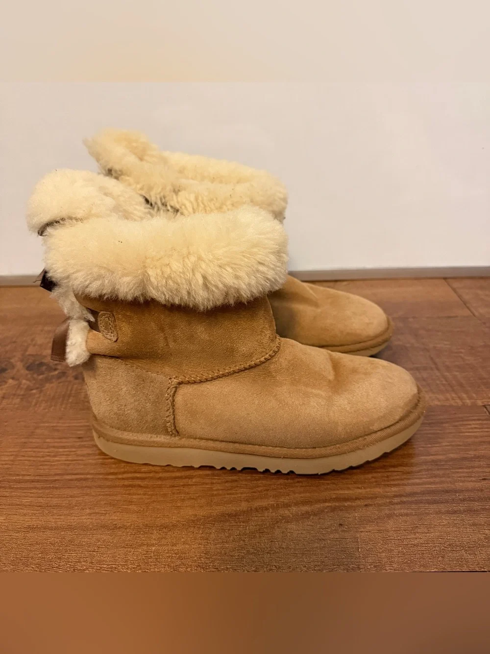 UGG Bailey Bow II Chestnut Boots Big Kids 5 Fits Women’s 6-6.5 1017394K